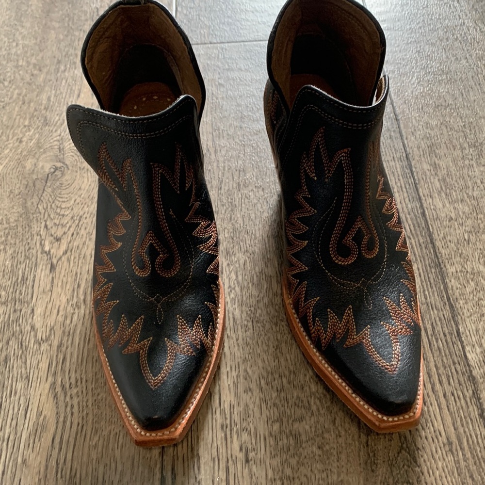 Ariat dixon booties